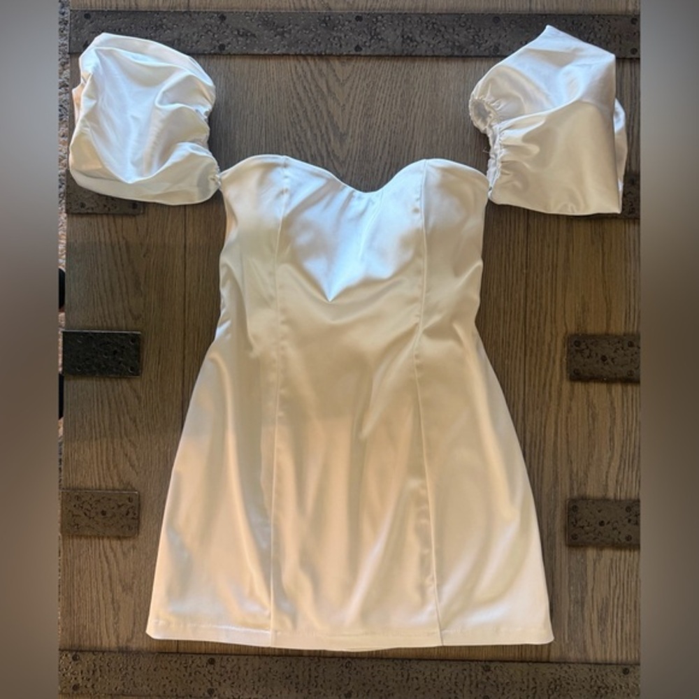 Abercrombie & Fitch Elegant White Puff Sleeve Mini Dress